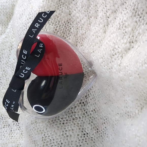 LARUCE Other - LARUCE BEAUTY Duo Sponge Set With Heart Case